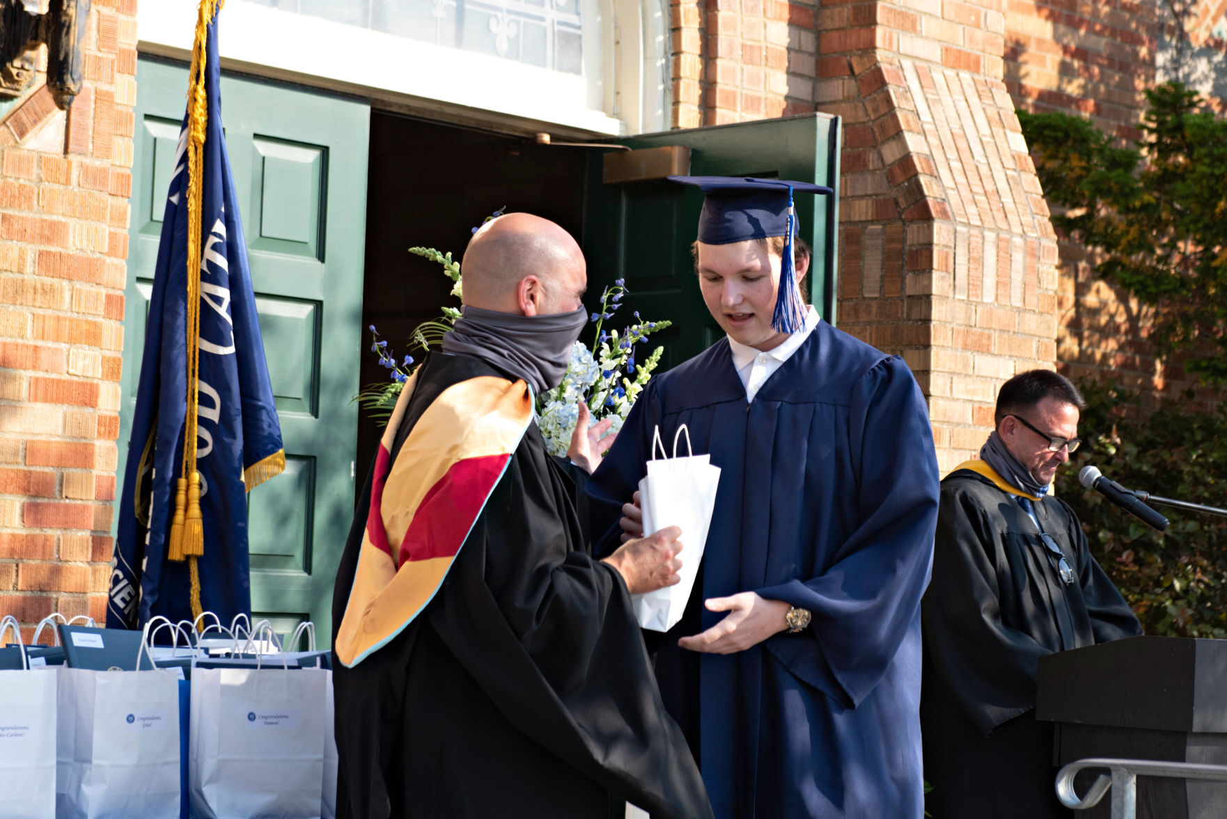 060420_nws_wildwoodcatholicgrad